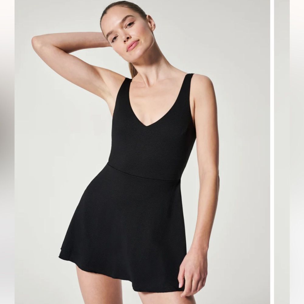 SPANX  NWOT Pique Shaping Plunge Swim Dress